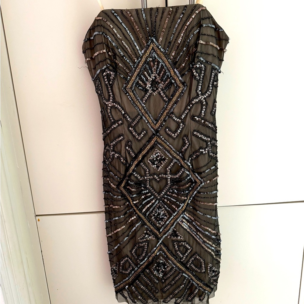 Adrianna Papell, sz 6, fun strapless cocktail dress - a few beads missing